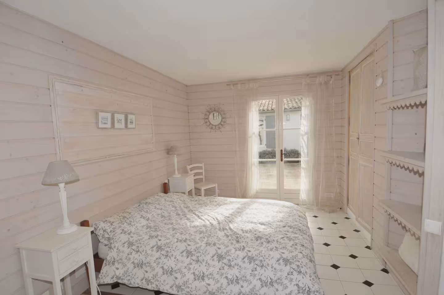 Master bedroom with queen bed