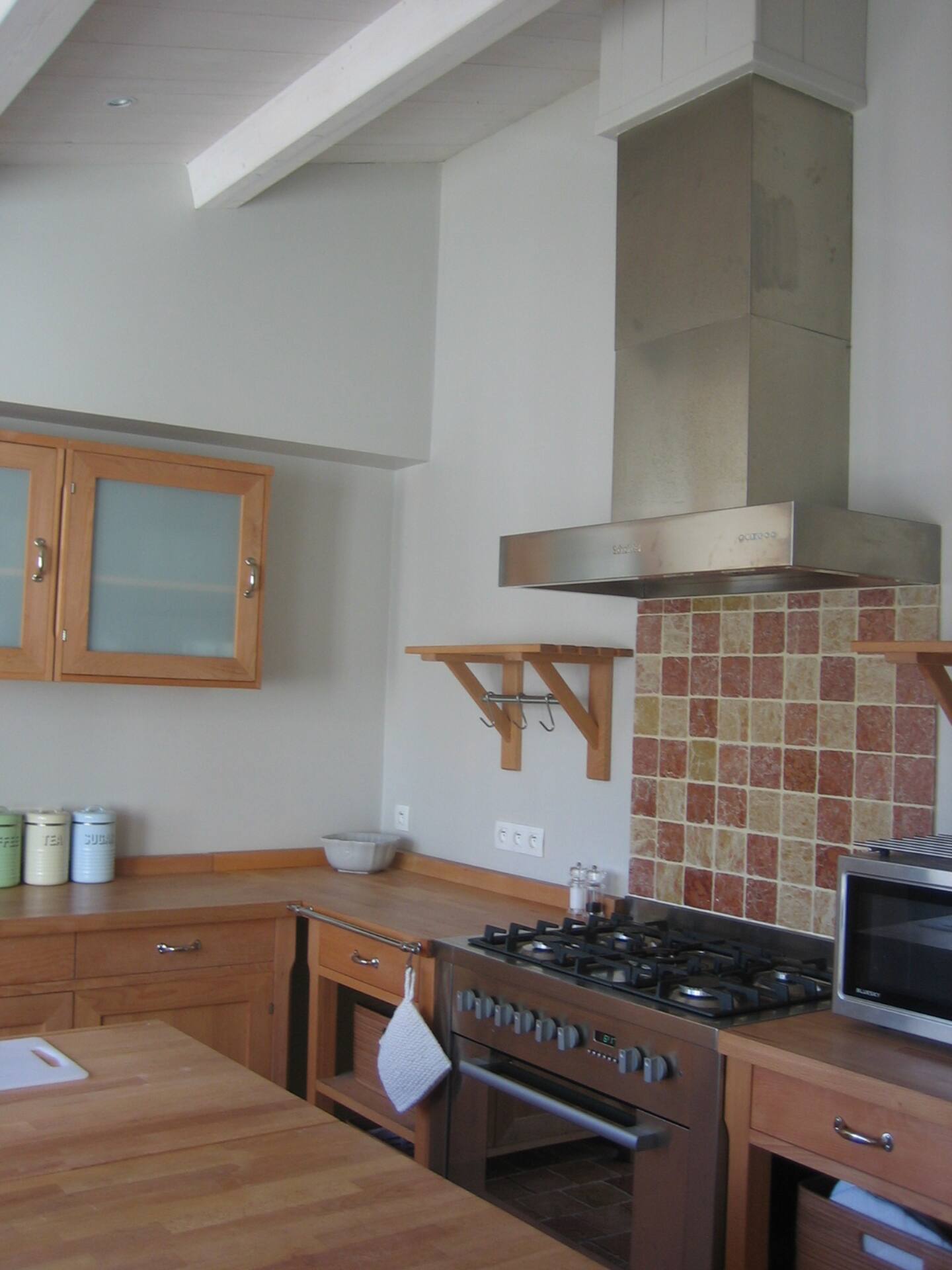 Kitchen dining area