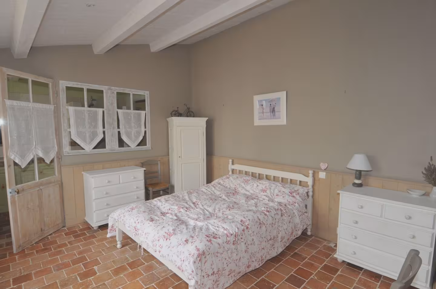 Third bedroom with single beds, ideal for children