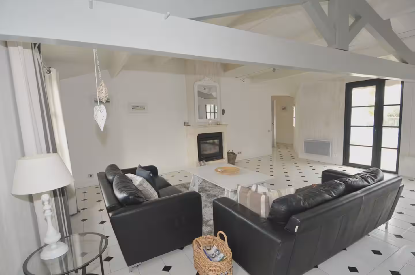 Living space with high ceiling